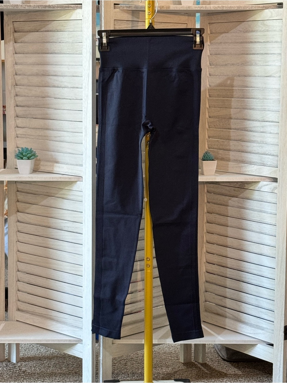 HALARA Navy Butt Lifting High-Waist Leggings- SMALL